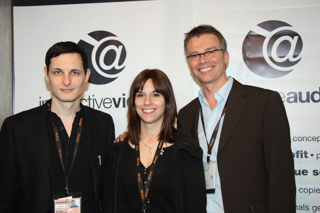 Statten Alben mit Bonusmaterial aus (v.l.n.r.): Roman Küffner, Anna Diekmann und Christoph Diekmann von Area Entertainment