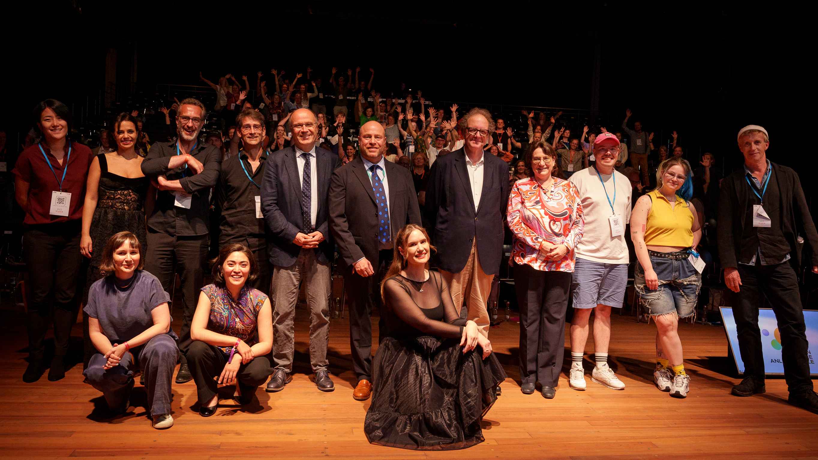 Bei der großen Soirée an Tag eins (hinten, von links): Hyeonwoo Park, Carla Cottini, Florian Hoheisel, Peter Albrecht (alle Orchester des Wandels), Michael Reitemeyer (Gruppenleiter Abteil...