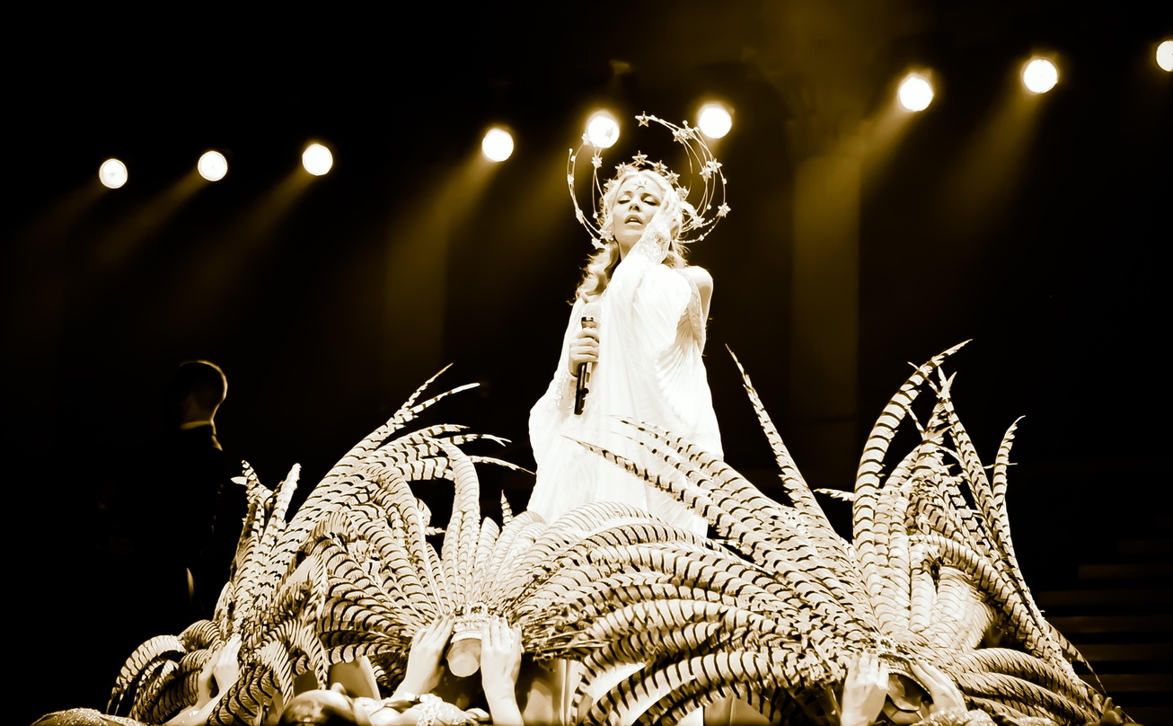 Ihre Aufnahmen kommen beim Parlophone-Verkauf mit auf den Markt: Kylie Minogue, hier bei einem Pariser Auftritt im Rahmen ihrer Tournee 2011