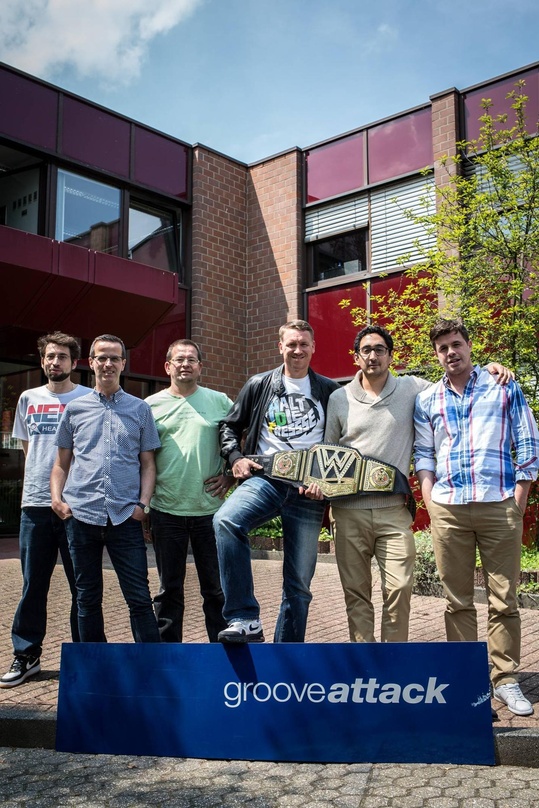 Setzen eine neue Punchline (von links): Zissis Michalakopolous (Groove Attack), Frank Stratmann (Geschäftsführer Groove Attackk, GoodToGo), Anwalt Burkhard Westerhoff (Kanzlei Scheuermann ...