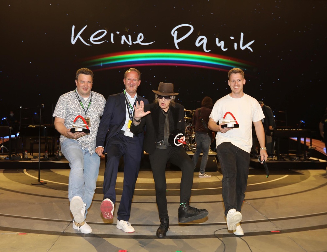 Feierten die zweimal voll besetzte Arena (von links): Fabian Schulte-Terboven, Stefan Löcher, Udo Lindenberg und Lennart Markwort