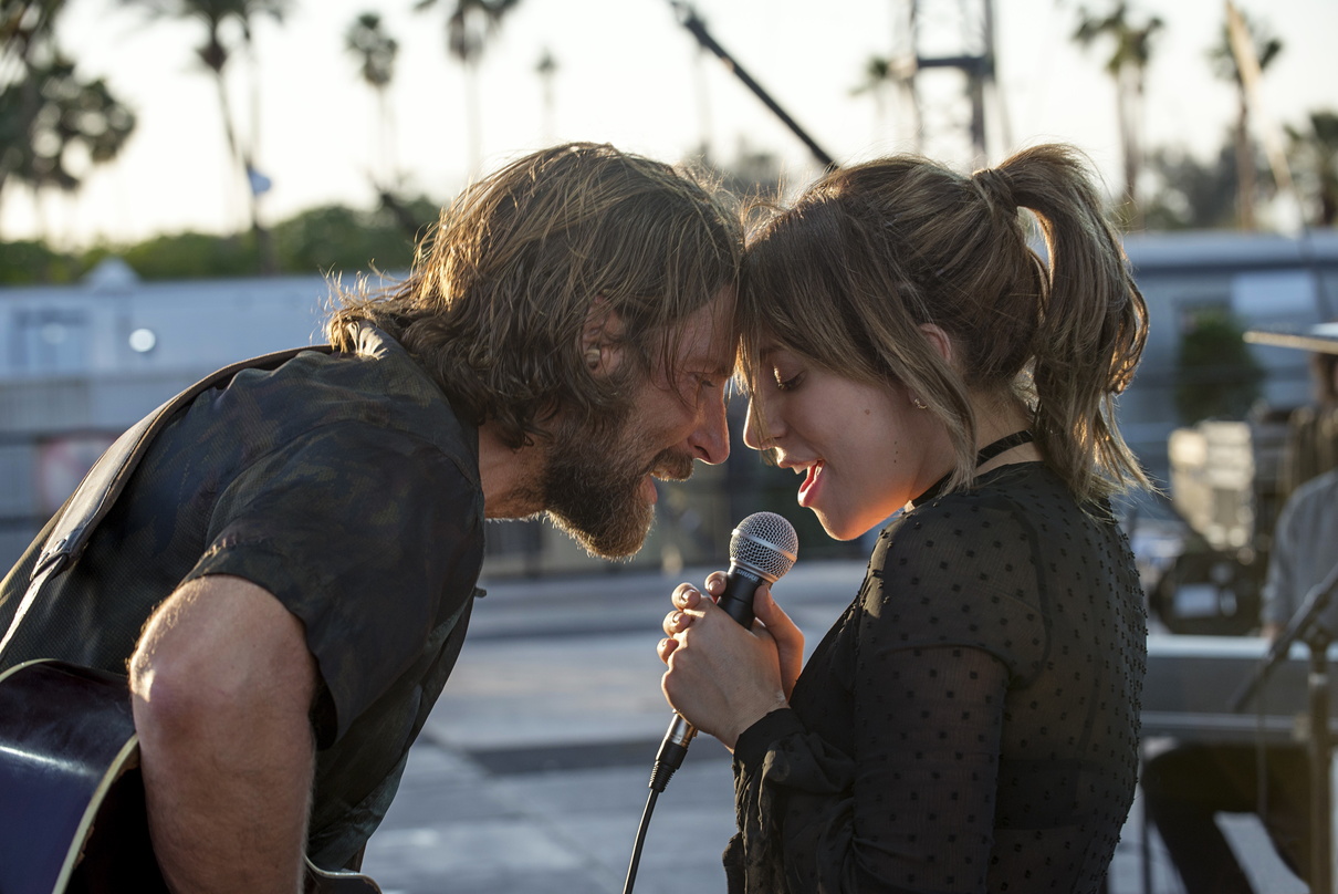 Mischen die UK-Charts auf: Lady Gaga und Bradley Cooper, hier in einer Filmszene aus "A Star Is Born"