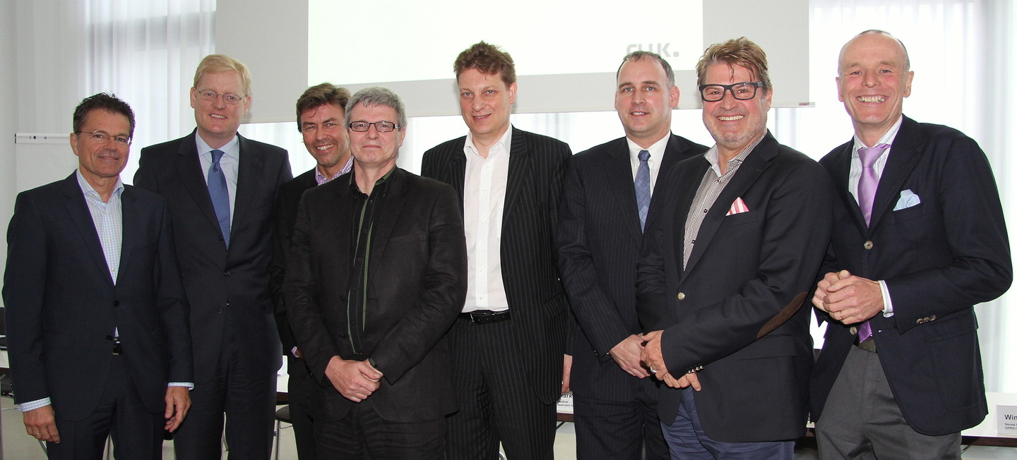 Nahm neue Mitglieder in seine Runde: Das Cluster der Kreativwirtschaft in Hessen (CLUK)||Kreative Allianz (von links):
Alexander Skipis (Hauptgeschäftsführer Börsenverein des Deutschen Buc...