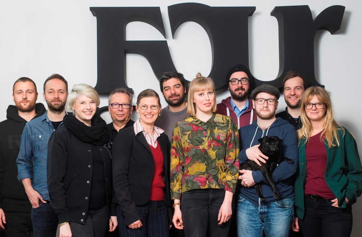 Neue Partner (von links): Michael Stockum (Head of Four Music), Mathias Mania (Produzent), Lexa Bippus (Product Managerin Four Music), Michael Deuker (Management), Dr. Caroline Cichon (Anw...