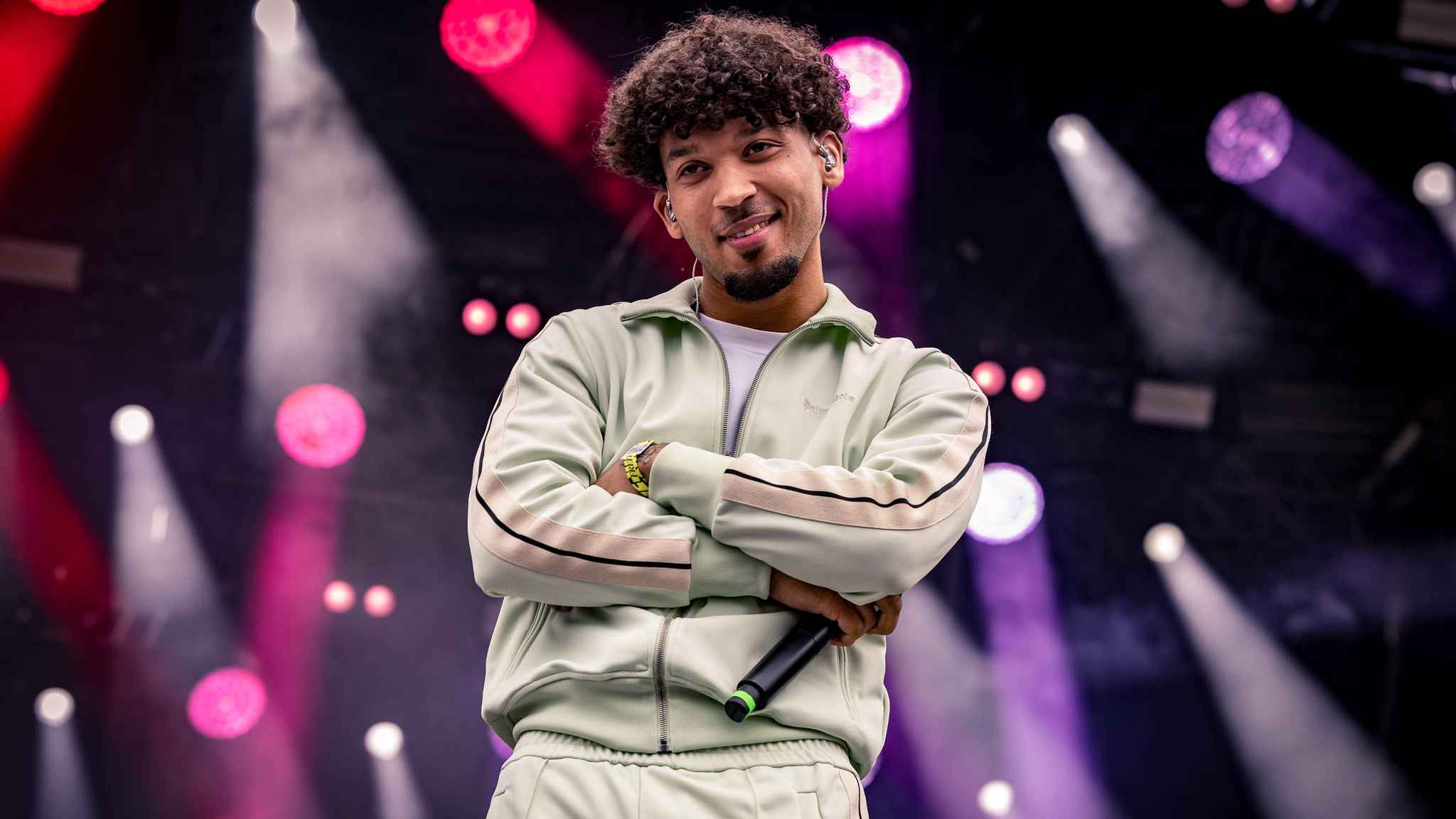 In der zweiten Woche mit Album und Single auf eins: Jazeek.