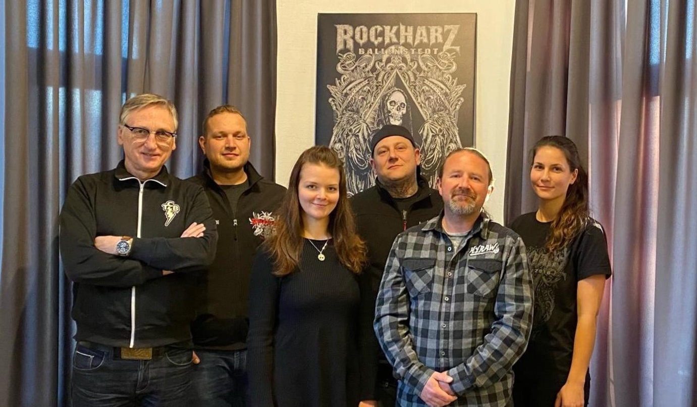 Bilden das aktuelle Team des Rockharz Festivals (von links): Ralf Nüßer (Marketing, PR, Kommunikation), Fabian Rudloff (F&B-Management, Recruiting), Josefine Brakebusch (Marketing, PR, Kom...