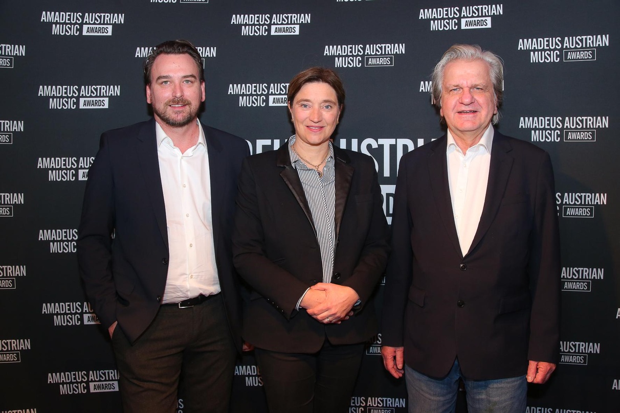 Bei der Pressekonferenz in Wien (von links): Dietmar Lienbacher (Präsident IFPI Austria), Lisa Totzauer (ORF-eins-Channelmanagerin) und Peter Vieweger (Präsident AKM)