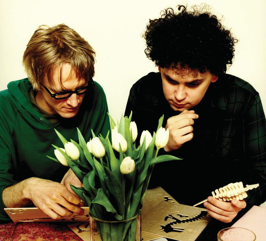 Treten für Smirnoff auf: Simian Mobile Disco