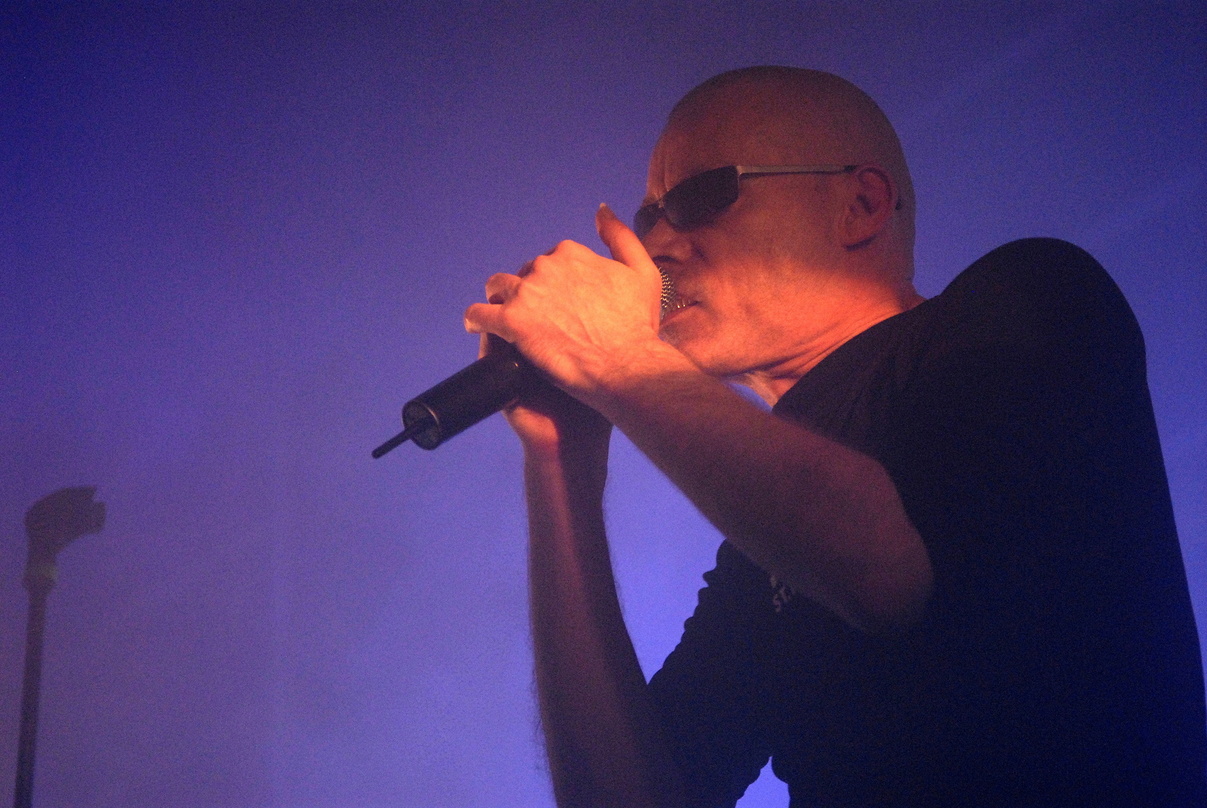 Wirft 2009 die Nebelmaschine wieder an: Andrew Eldritch von den Sisters Of Mercy