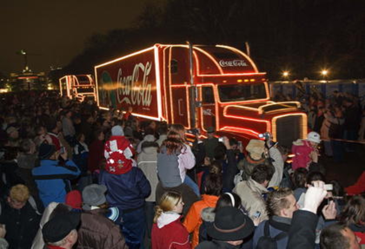 Sorgten für Weichnachtsstimmung am Brandenburger Tor: Die Coca-Cola-Weihnachtstrucks