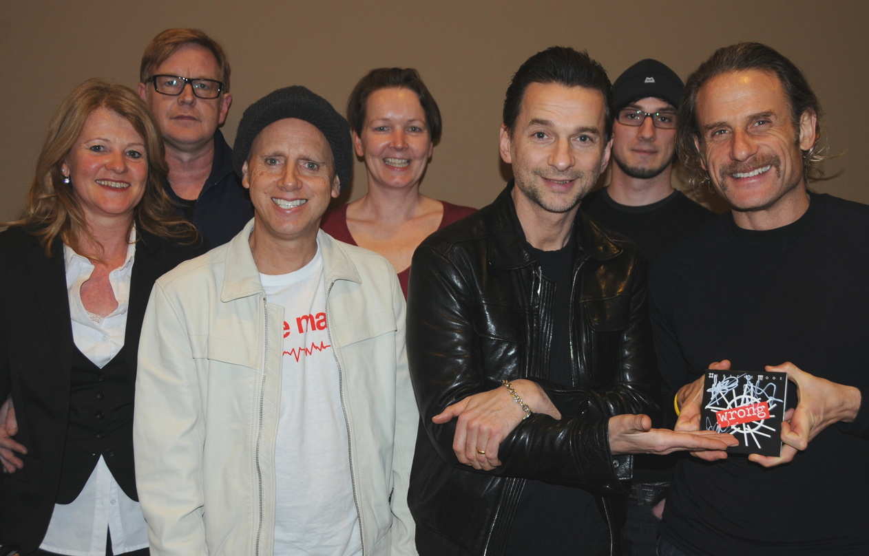 Rührten die Werbetrommel für die neue Single, "Wrong" (v.l.n.r.): Alexandra Dörrie (Another Dimension), Andrew Fletcher, Martin Gore, Anne Haffmans, Dave Gahan, Roland Fetzer und Jonathan ...