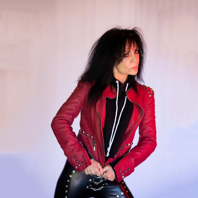 Wurde als Sängerin von Chastain bekannt: Leather Leone