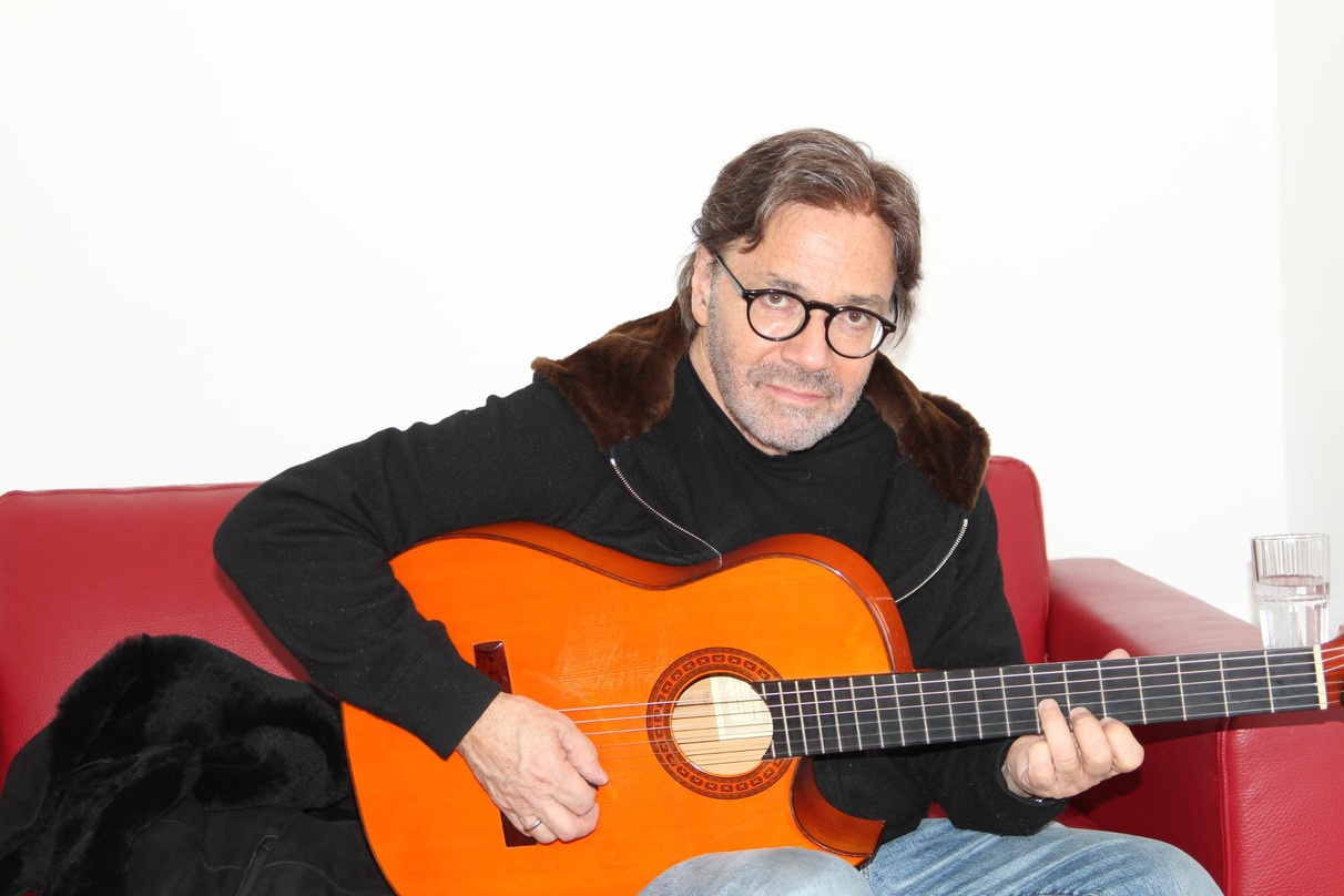 Verwöhnte die MusikWoche-Redaktion mit einer kleinen Kostprobe seines Könnens: Al Di Meola