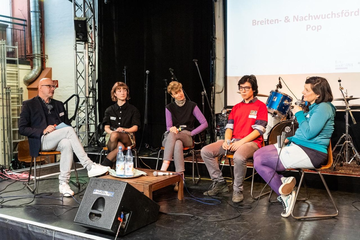 Haben Diskussionsbedarf (von links): Olaf Kretschmar (Vorsitzender BV Pop, Moderator des Panels), Novaa (Artist), Kirsten Grebasch (Music Pool Berlin, BV POP), Paul Baert (bathalo Duisburg...