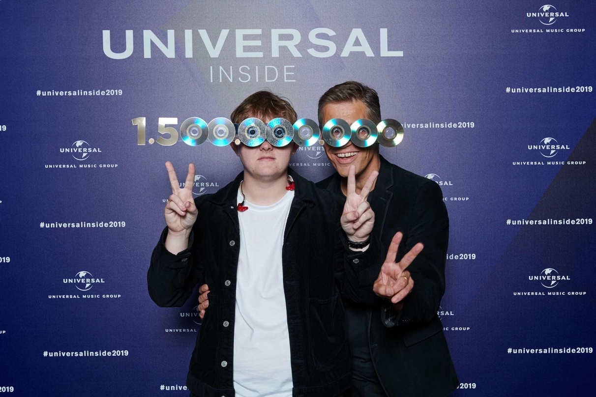 Vor wenigen Woche noch mit einem Sonder-Award auf der Berliner Bühne von Universal Inside, jetzt im Grammy-Rennen um den "Song des Jahres": der schottische Künstler Lewis Capaldi mit Unive...