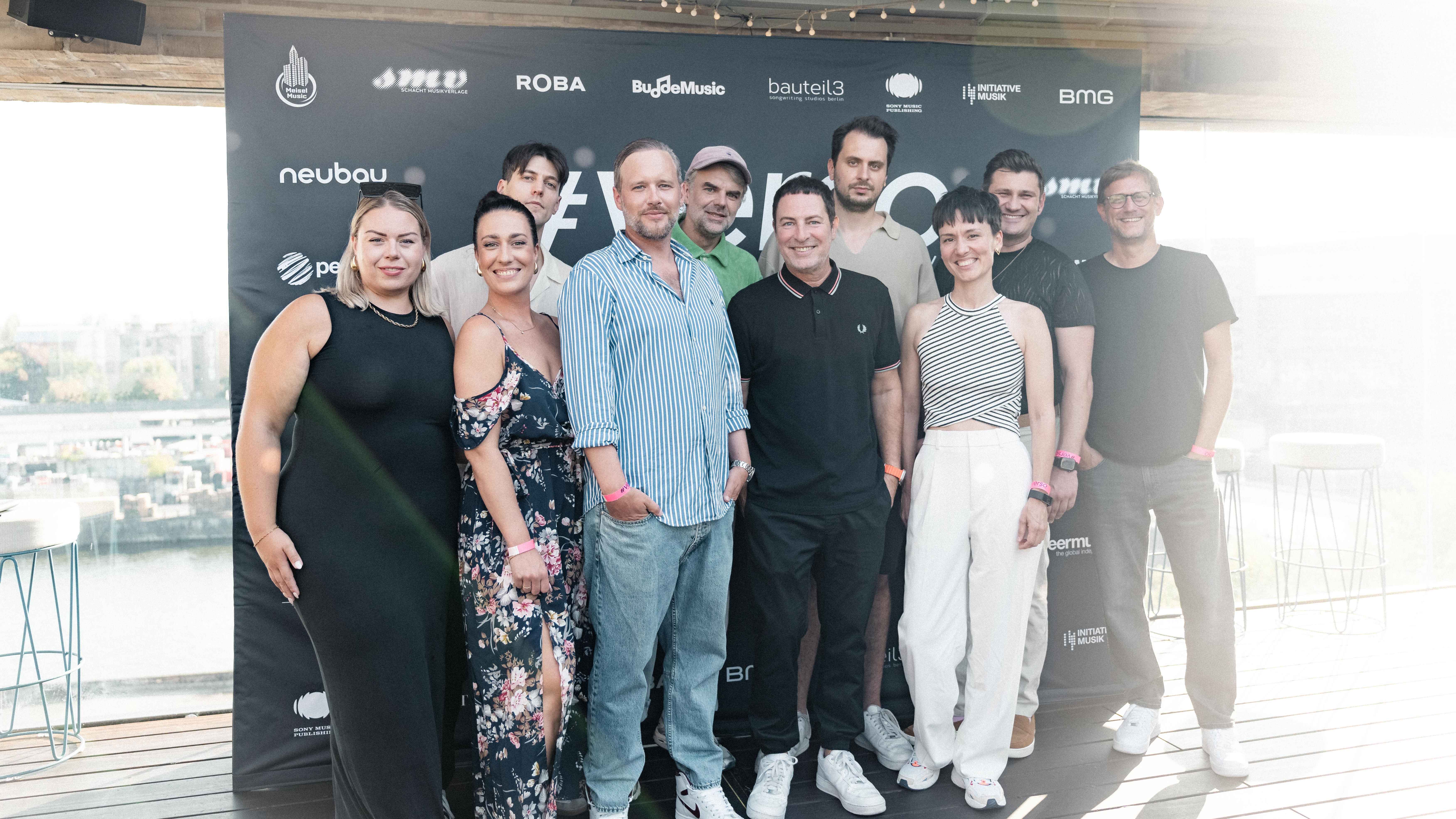 Feierten in der Hauptstadt (von links): das VERSO-Leitungteam bestehend aus Leslie Jost, Karo Schrader, Jens Schneider, Daniel Flamm, Alexander Freund, Tom Deininger, Jules Kalmbacher, Lin...