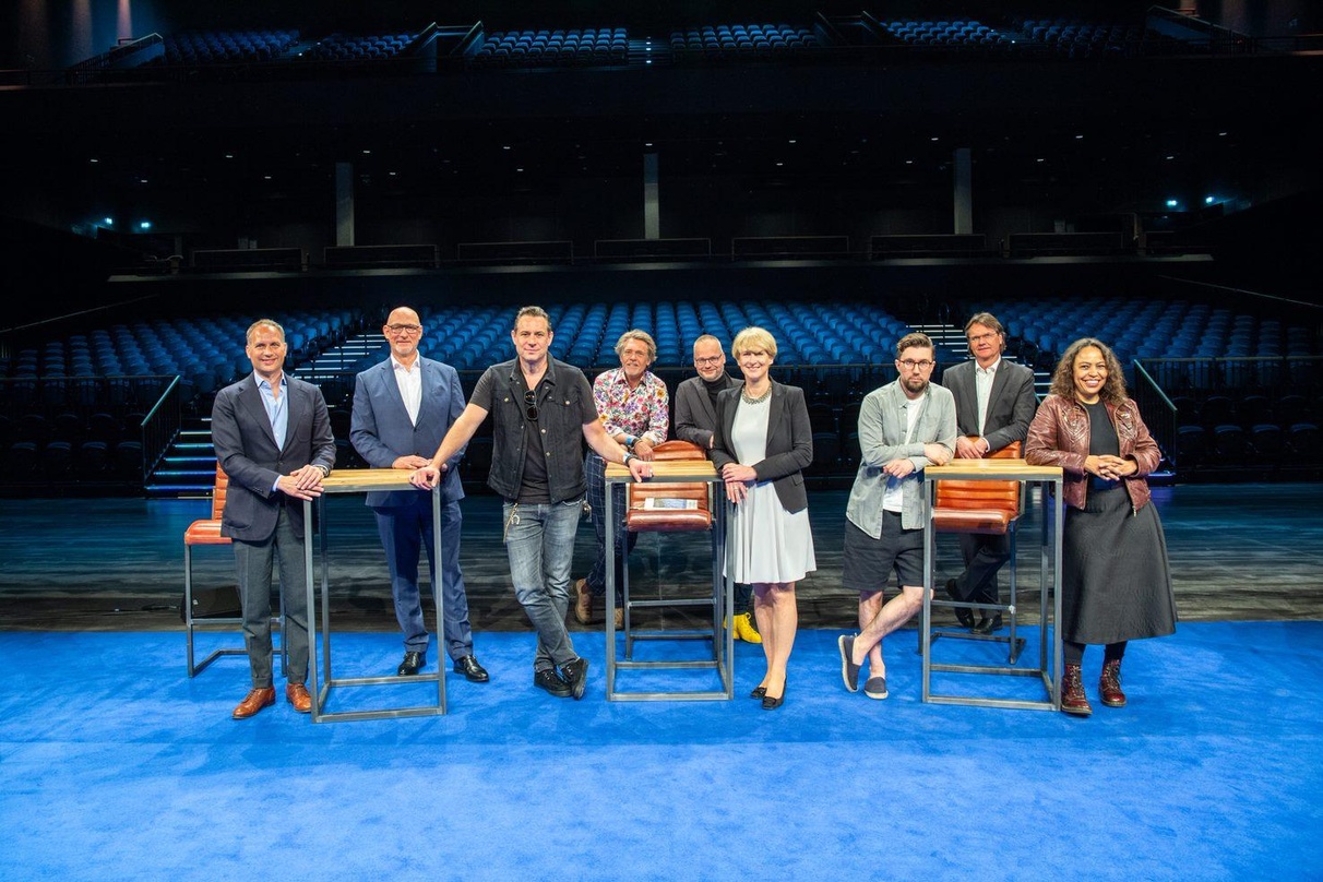 Stellten in der Verti Music Hall die Initiative vor (von links): Rackham F. Schröder, Jörg Franzen, Sascha Vollmer, Hajo Schumacher, Thomas Schmidt-Ott, Claudia Große-Leege, Prinz Pi, Ingo...
