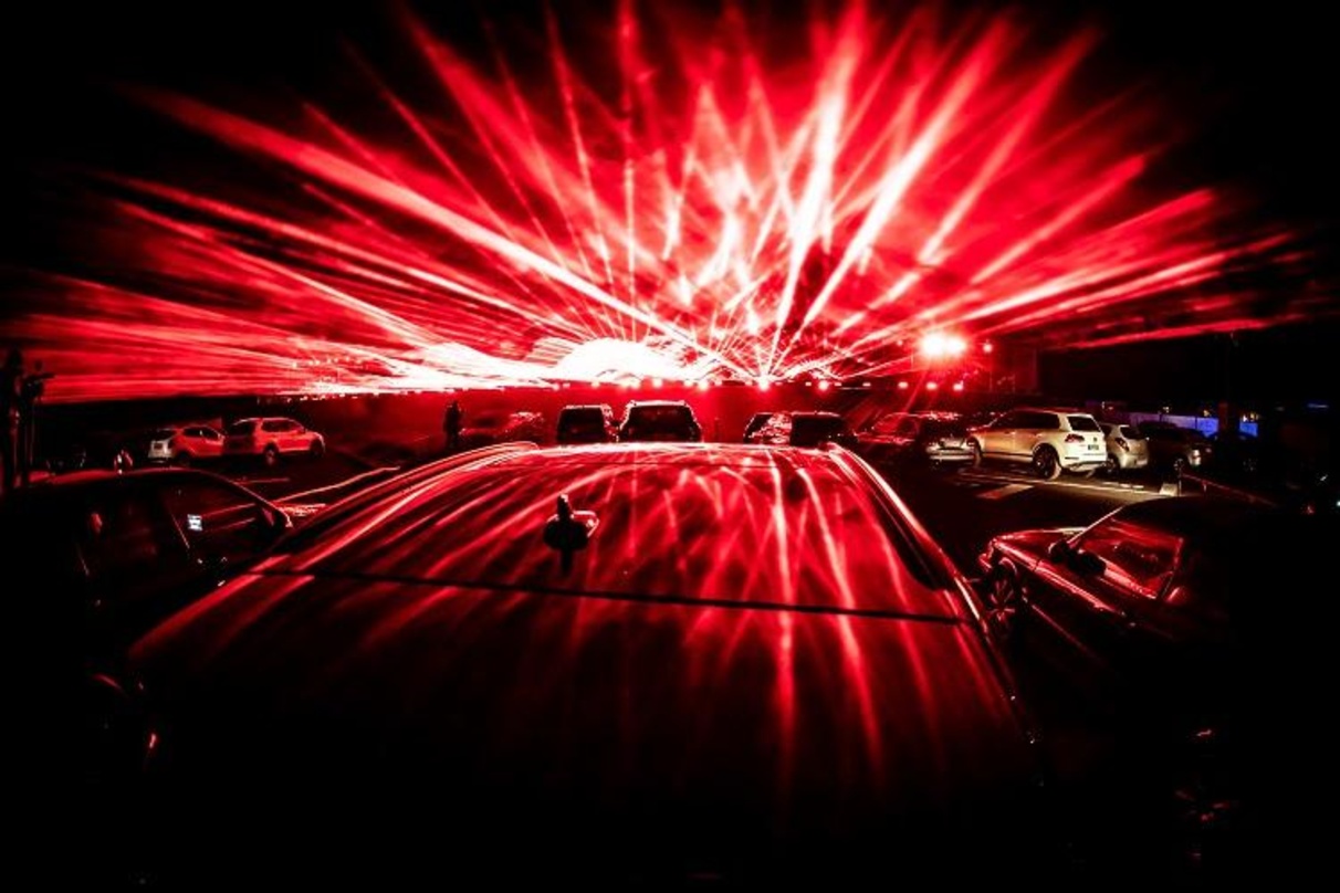 Teil des Autokino-Angebots von D.Live: ein Konzert von Schiller