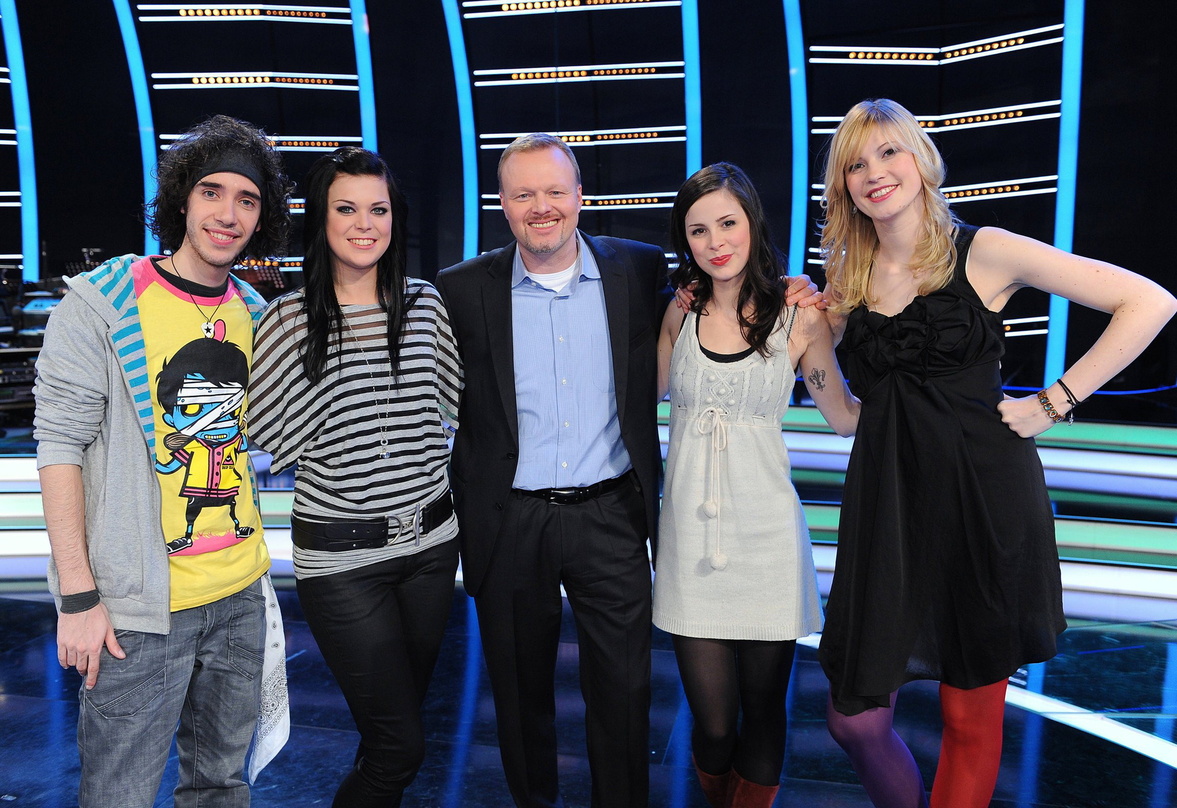 Die Halbfinalisten mit ihrem Mentor (v.l.n.r.): Christian Durstewitz, Jennifer Braun, Stefan Raab, Lena Meyer-Landrut und Kerstin Freking