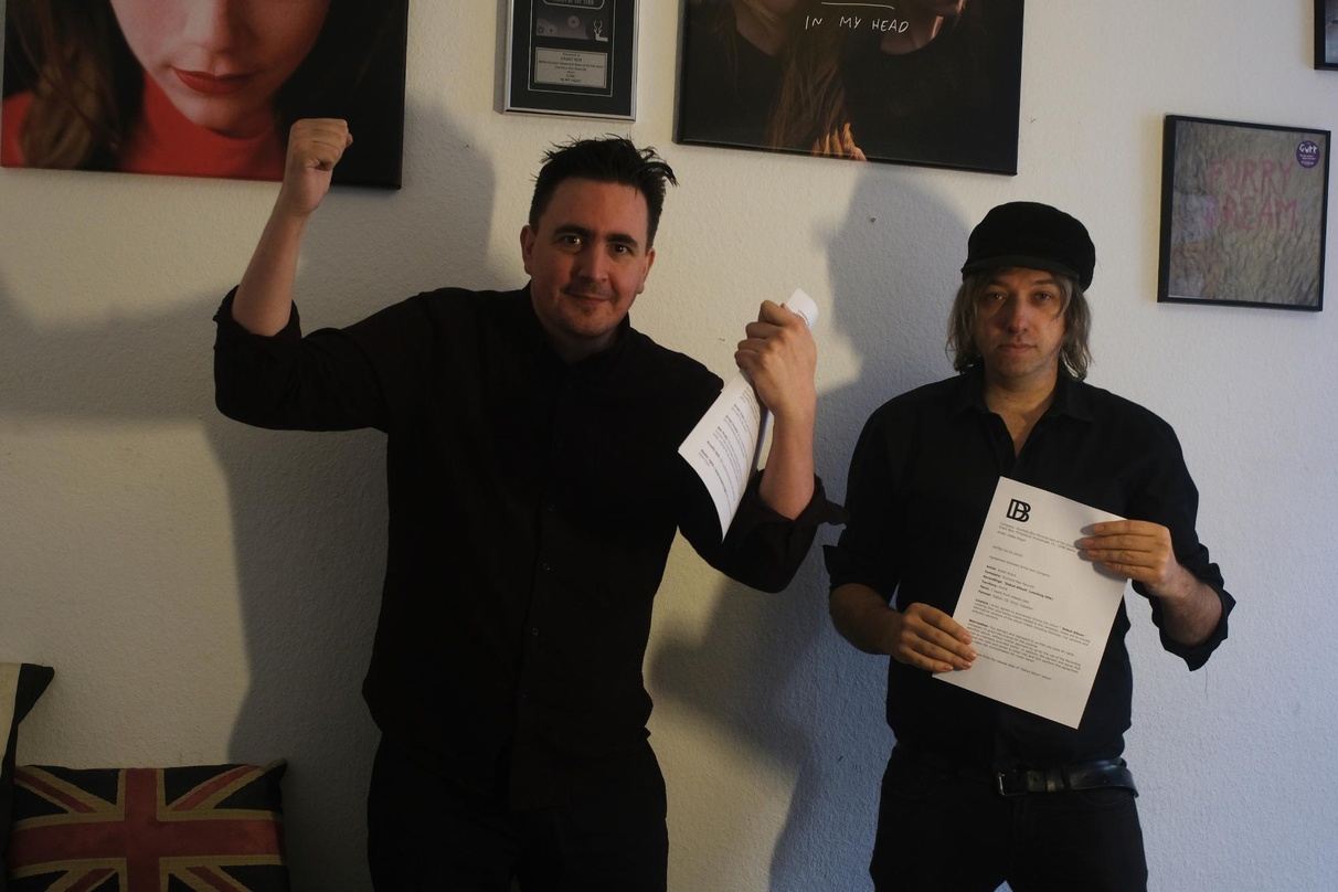 Freuen sich über die Zusammenarbeit: Eddie Argos (links) und Grant Box