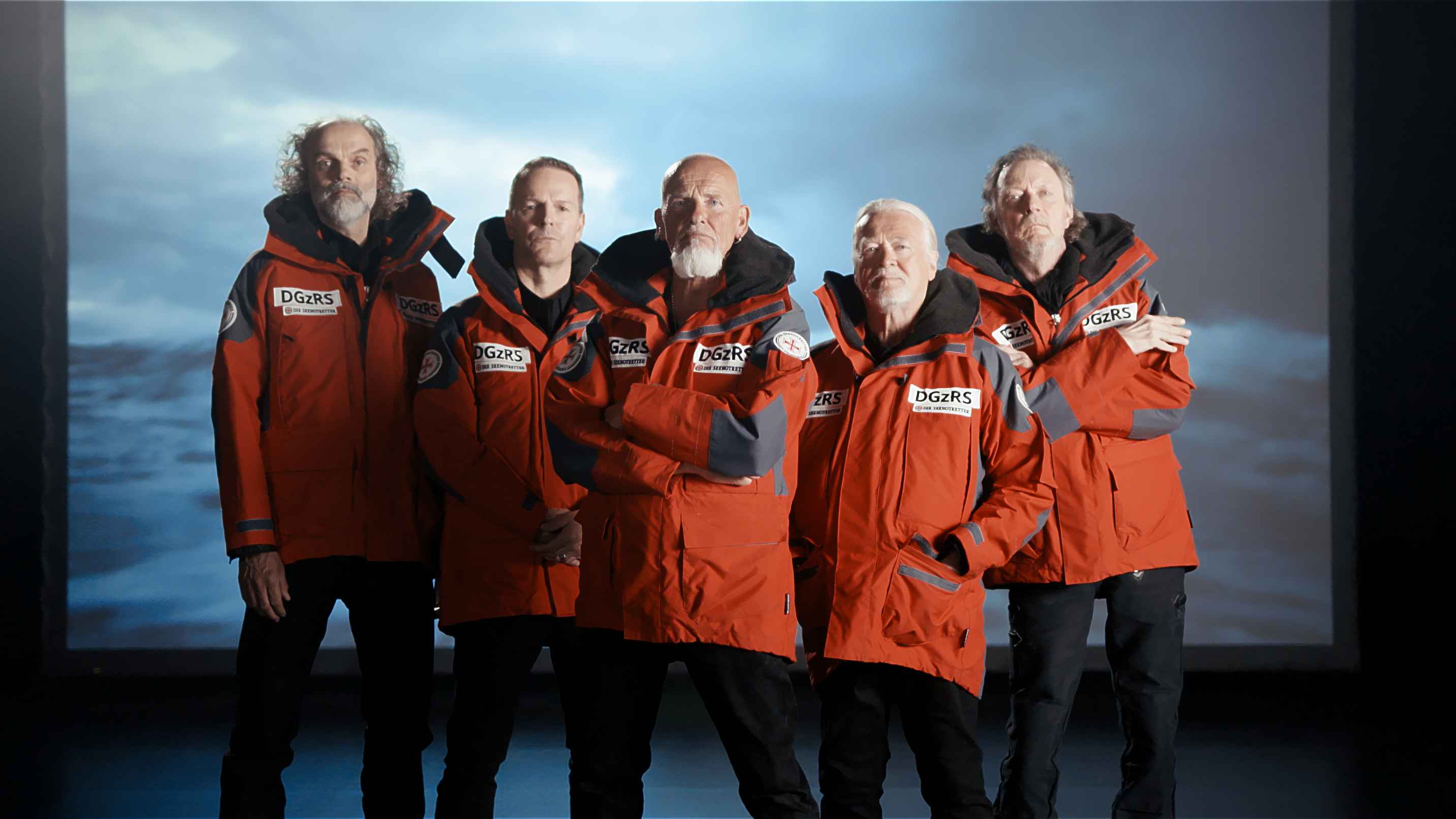 Spendet an Seenotretter:innen-Verband: Die Shanty-Rockband Santiano.