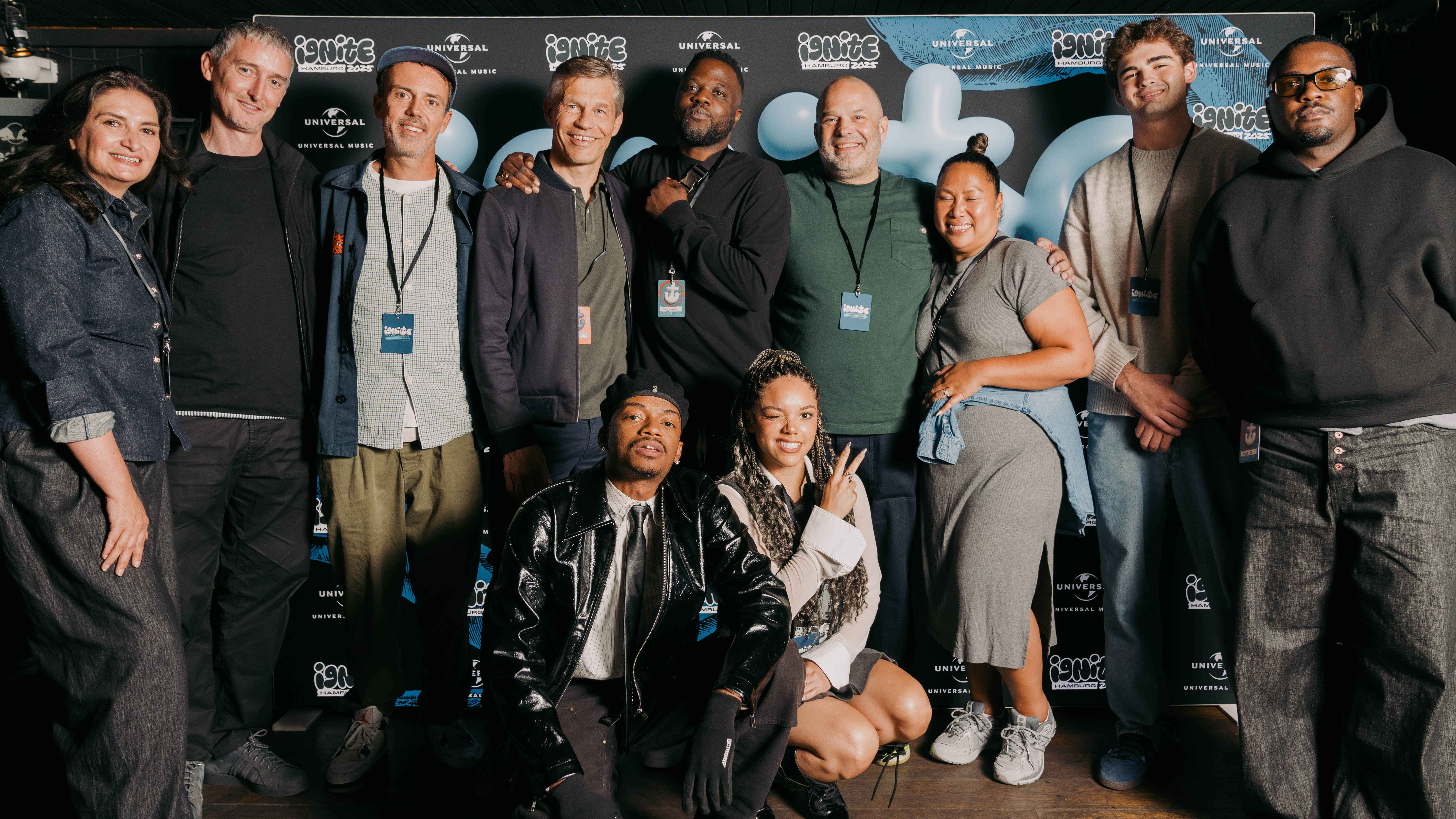 Vor der Fotowand (von links): Milijana Gojic (Vice President International Repertoire UMG), Tim Pithouse (General Manager Def Jam), Ulli Kuhnert (Senior Director Artist Marketing UMG), Fra...