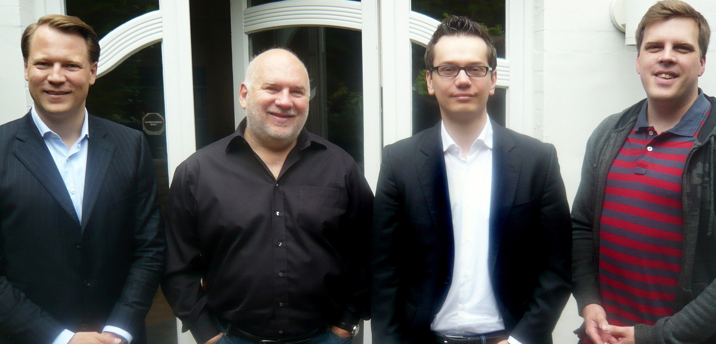 Neue Partner (von links): Christian Baierle (Roba-Geschäftsführer), John Groves (Managing Director Groves Sound Branding), Christoph Groß-Fengels (Geschäftsführer Groves Sound Branding) un...