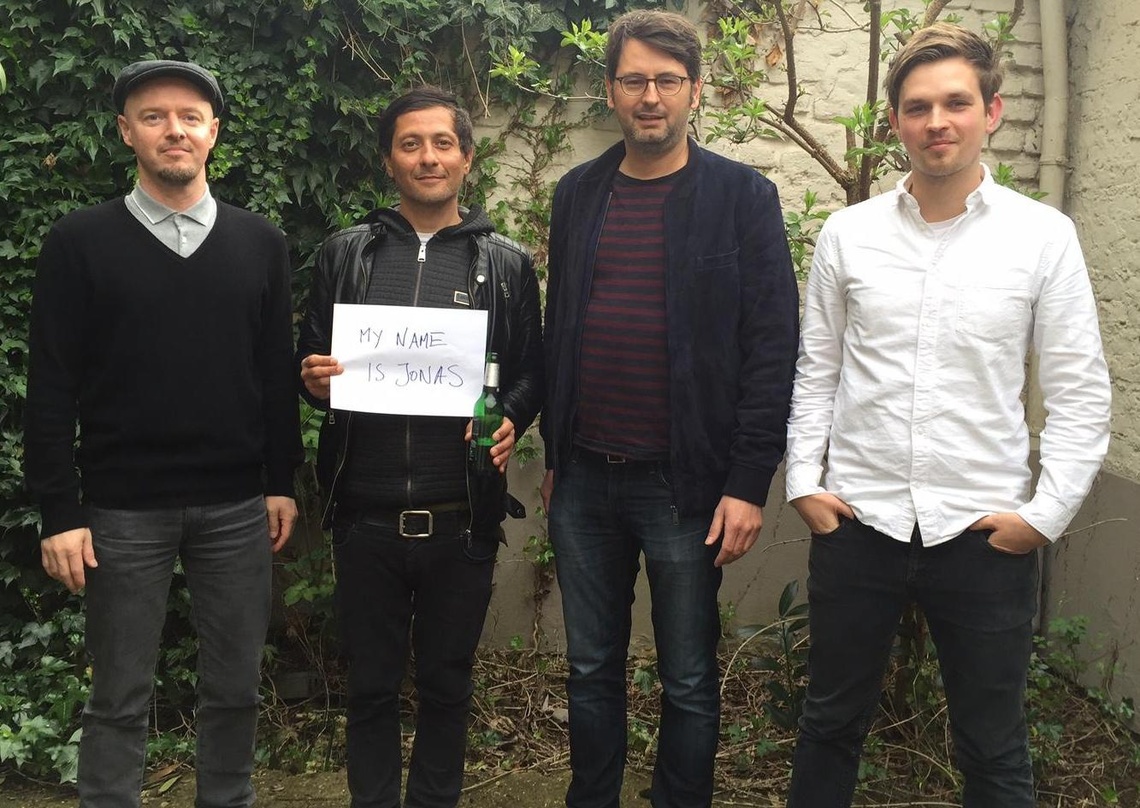 Neue Partner (von links): Stephan Meyer (Labelkoordination Alive), Aydo Abay (mit Jonas Pfetzing im Geiste anwesend), Timo Löwenstein (Geschäftsführer Unter Schafen Records) und Benjamin M...