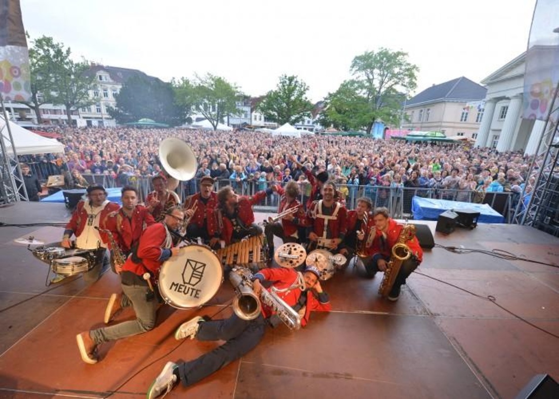 Hatten Spaß auf dem Oldenburger Schlossplatz: Meute