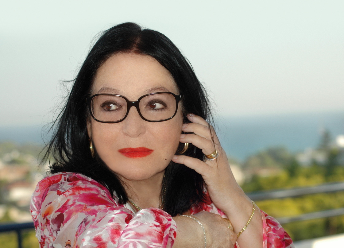 Verkaufte weltweit mehr als 300 Millionen Tonträger: Nana Mouskouri erhält 2015 den Echo für ihr Lebenswerk
