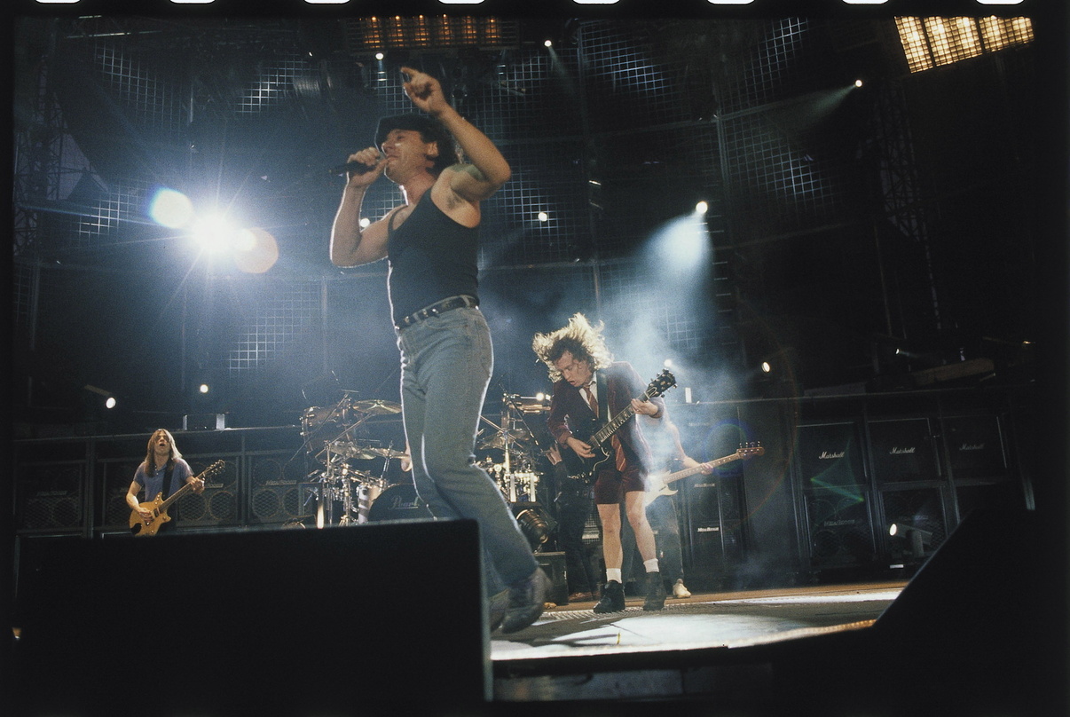 Bei Wal-Mart ganz vorn im Regal: AC/DC