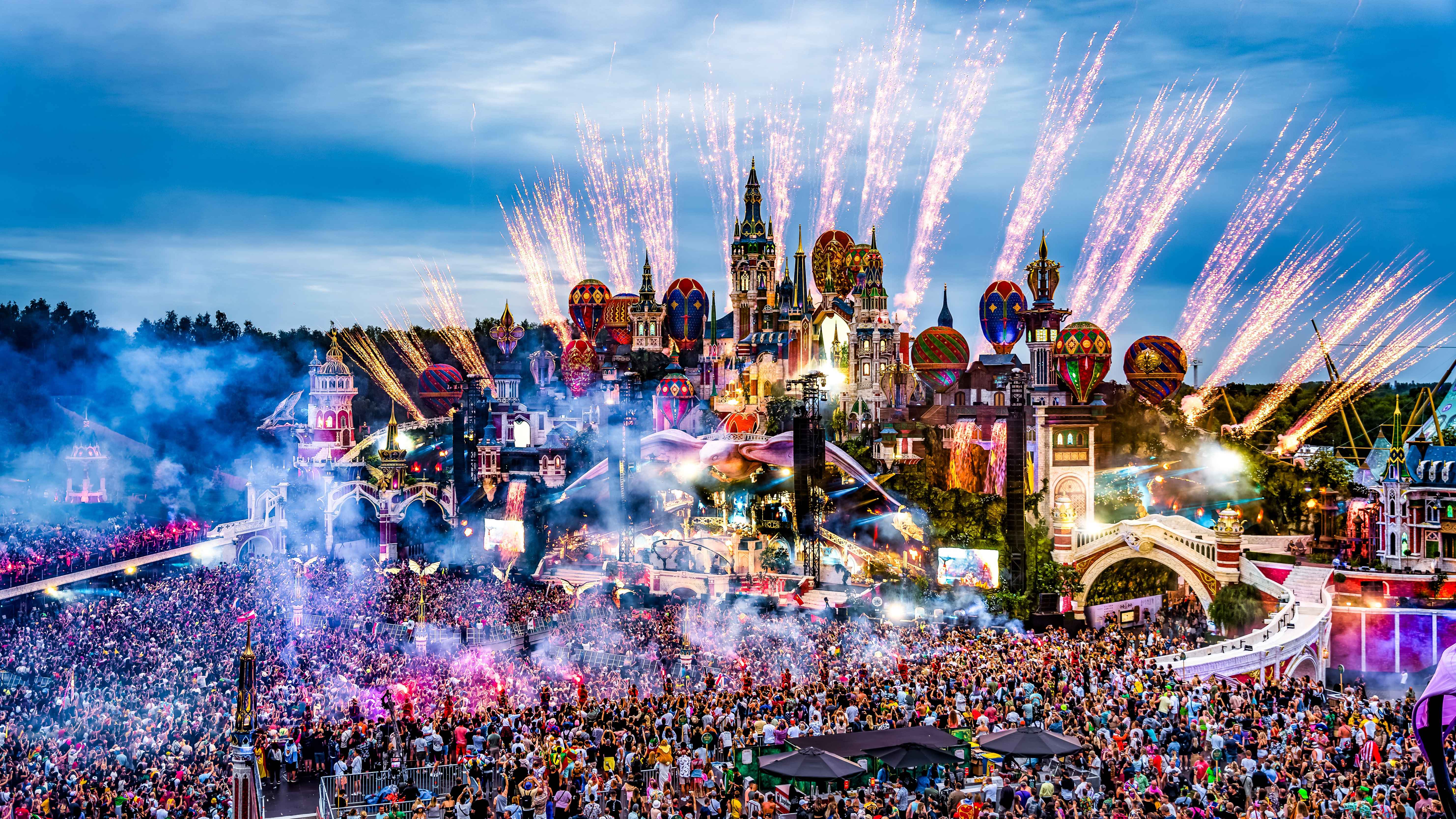 Live auf YouTube zu sehen: Das Tomorrowland-Festival.