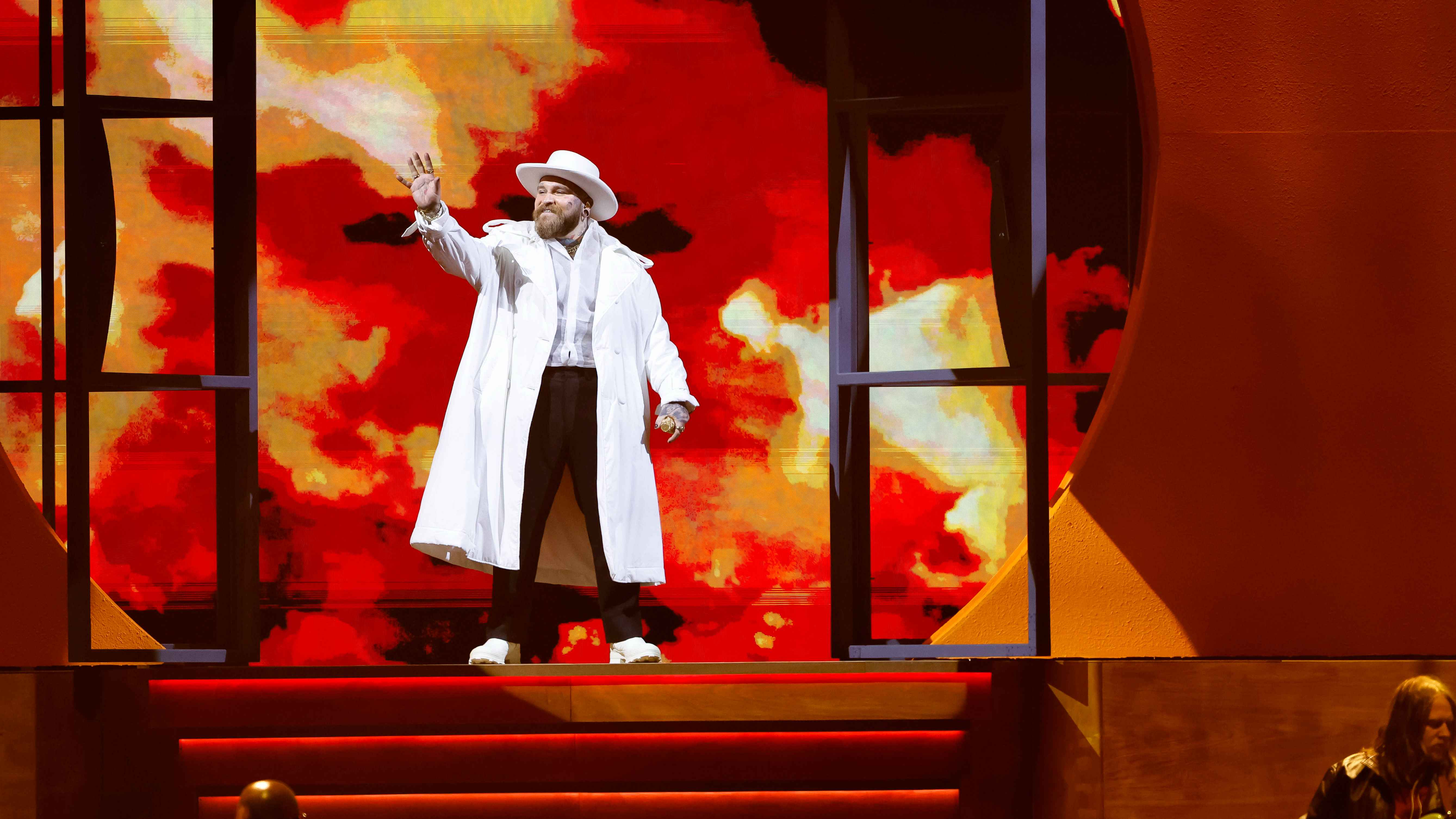 Winkte 2024 zum Abschied bei den vorerst letzten MTV Europe Awards: Teddy Swims.