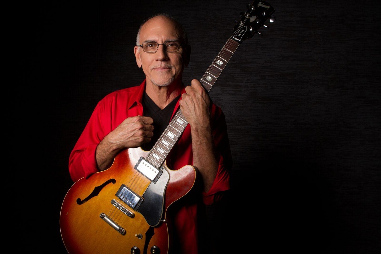 Spielt zum Festivalfinale mit der SWR Big Band auf: Saitenvirtuose Larry Carlton