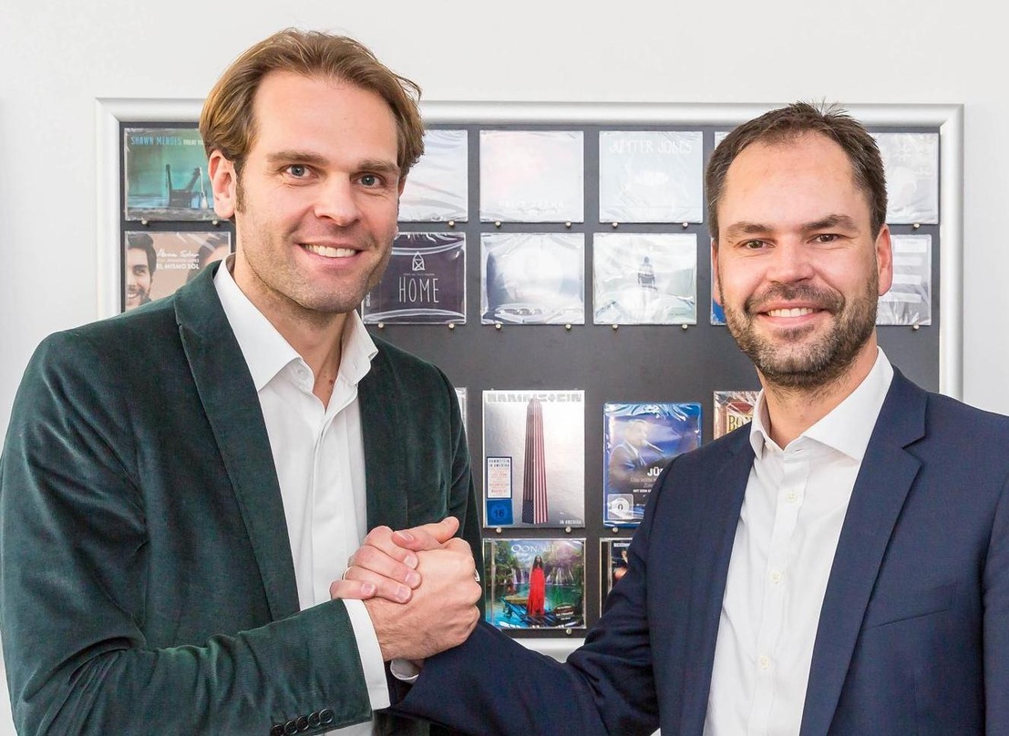 Betonen Alleinstellungsmerkmal und Aktualitätsanspruch der Offiziellen Deutschen Charts: Florian Drücke (links) und Mathias Giloth