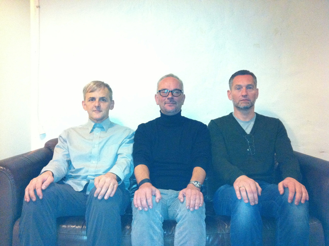 Trafen sich zur Vertragsunterzeichnung im Audiopark Studio in Berlin (von links): Mike Vamp, Achim Fehlau und Cle' Kalke