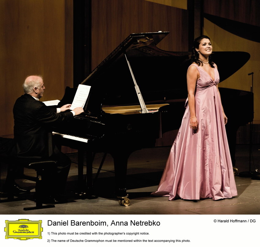 Ernteten in Salzburg für ihren Liederabend tosenden Beifall: Anna Netrebko und Daniel Barenboim
