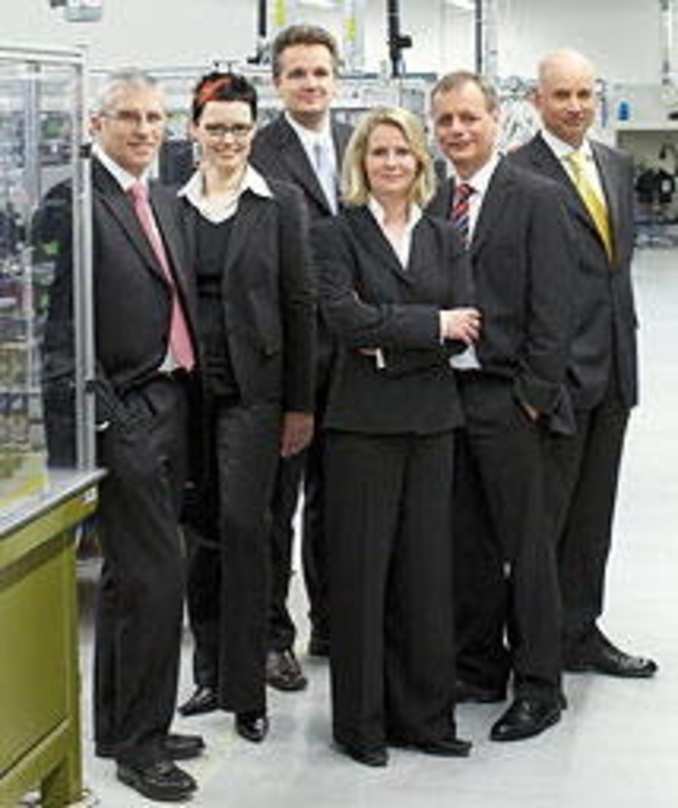 Die Sennheiser-Unternehmensleitung (v.l.n.r.): Paul Whiting, Sabine Wittenbrink-Daut, Stefan Junker, Susanne Seidel, Volker Bartels und Dr. Heinrich Esser