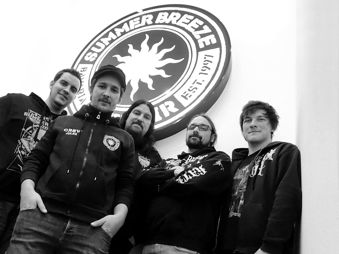 Arbeiten nun zusammen (von links): Jonas Medinger, Julez Wiedenhöfer, Achim Ostertag, Flori Milz und Philipp Adelsberger (alle Silverdust)