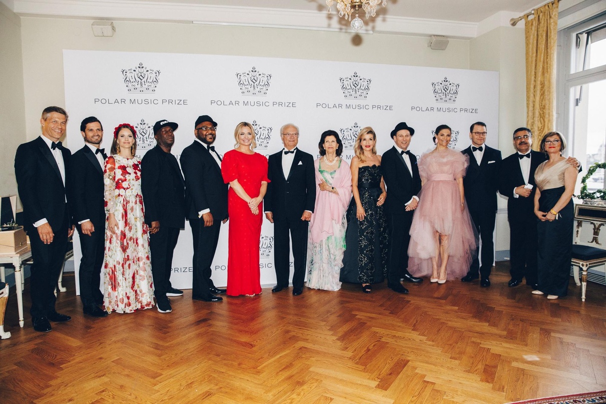 Bei der Preisverleihung: Anne-Sophie Mutter (6. von rechts) und die weiteren Preisträger mit der schwedischen Königsfamilie und Frank Briegmann (ganz links)