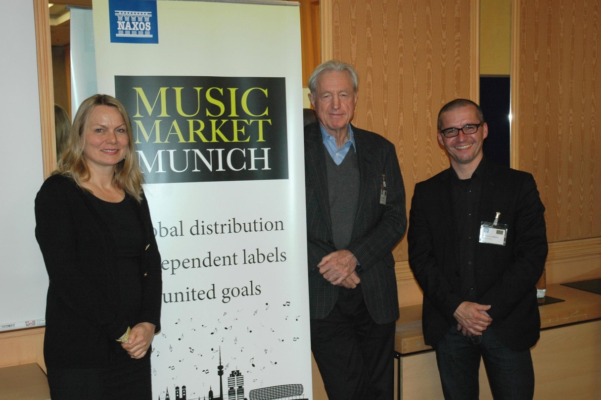 Beim Naxos Music Market in München (von links): Astrid Angvik (Head of Marketing, Naxos International), Naxos-Chairman Klaus Heymann und Matthias Lutzweiler (Geschäftsführer Naxos Deutschl...