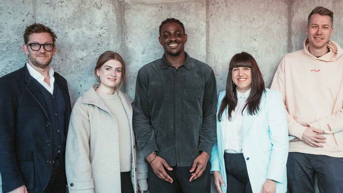 Trafen sich (von links): Brian Miller (CRO TuneCore), Julia Schröder (Labelmanagerin Groove Attack), Theo Junior, Andreea Gleeson (CEO) sowie Colin Eger (Head Of Germany, beide TuneCore).