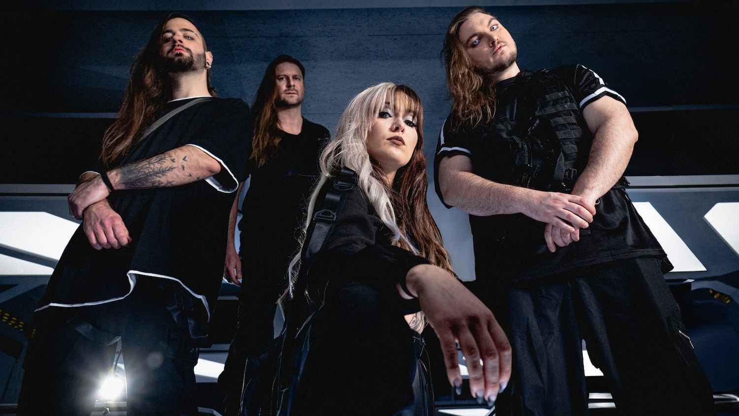 Schließen sich, wie ihr vorheriges Label auch, Reigning Phoenix Music an: die Metalband Enemy Inside.
