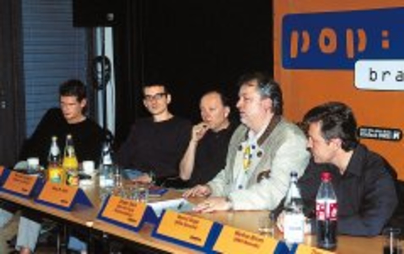 Erläuterten A&R-Fragen (v.l.n.r.): Sascha Lindemann, Michael Smilgies, Produzent Zeus B. Held, Moderator Jürgen Stark und Bernd Dopp