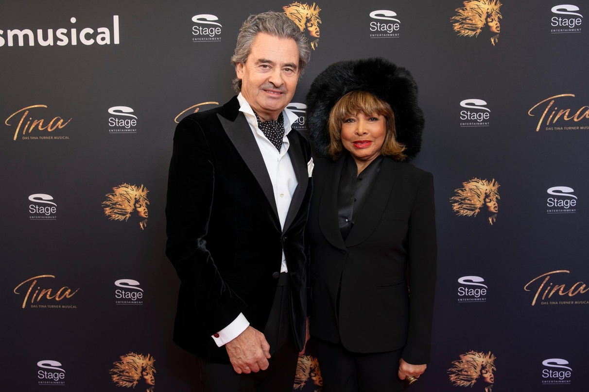 Bei der "Tina"-Premiere in Hamburg: Tina Turner und Erwin Bach