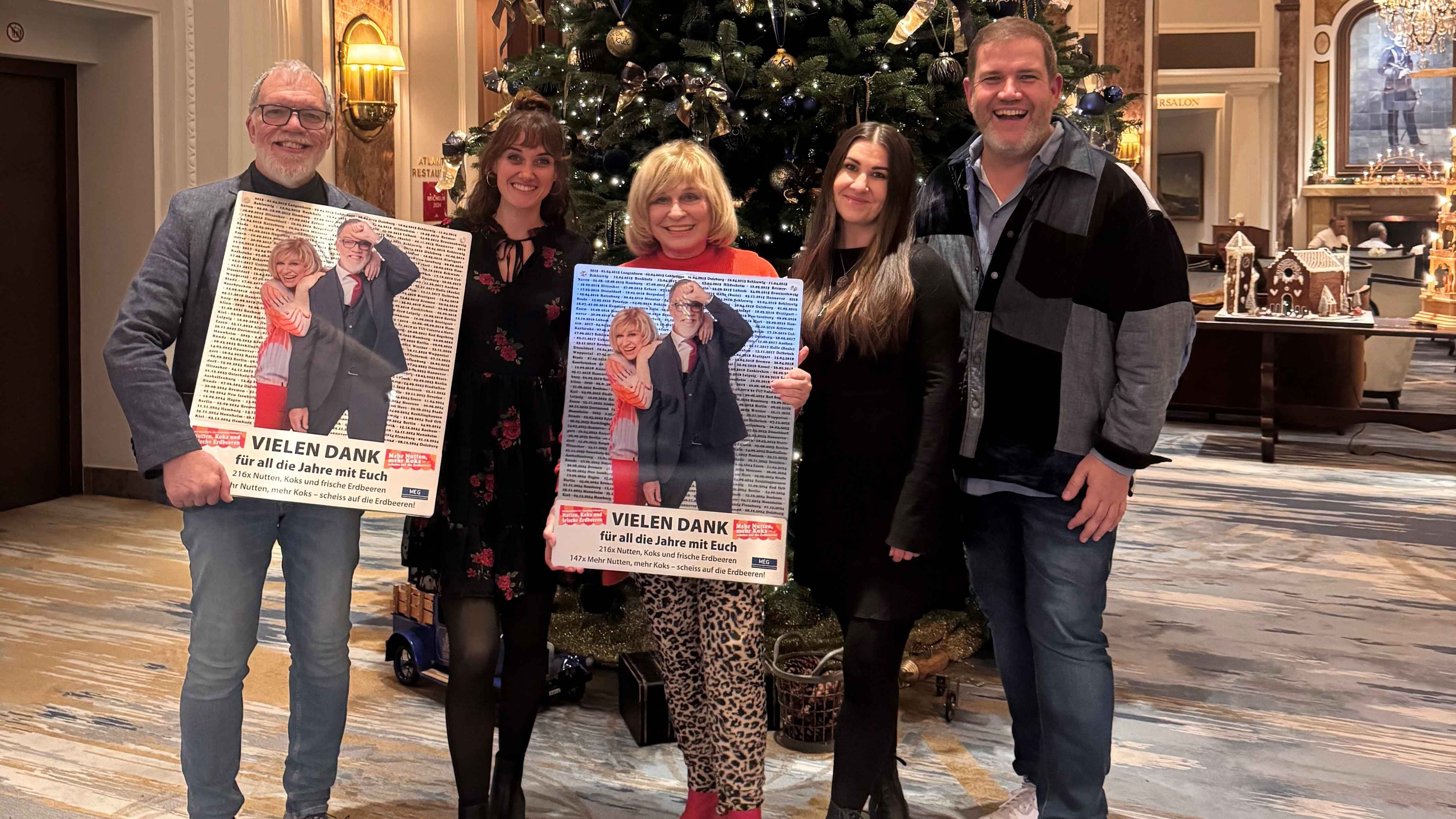 Bei der Ehrung in Hamburg (von links): Wolfgang Trepper, Anne Pfüller (Mewes Entertainment Group), Mary Roos, Zuzana Kürsten und Jan Mewes (beide (Mewes Entertainment Group).