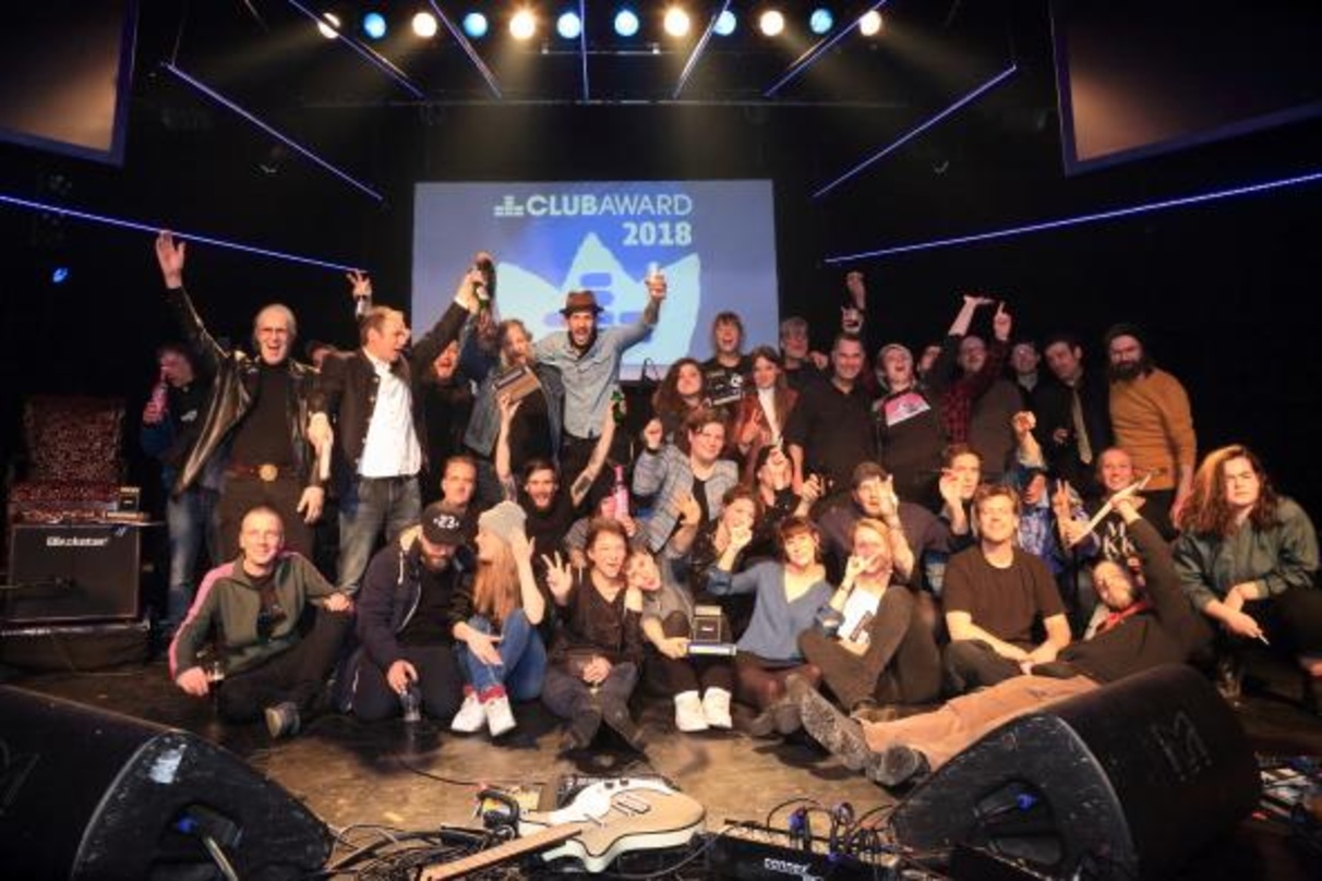 Nach der Preisverleihung: alle Preisträger, Laudatoren und Künstler des Hamburger Club Awards