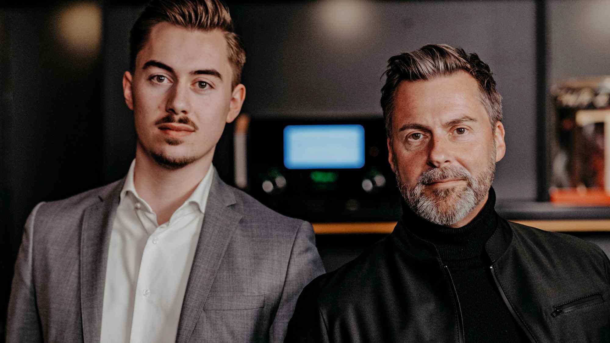 Leiten gemeinsam mit dem Medienunternehmer Frank Otto die Agentur weLike mit der Sparte weLike Music: Sohn Luke (links) und Vater Björn Mathes.