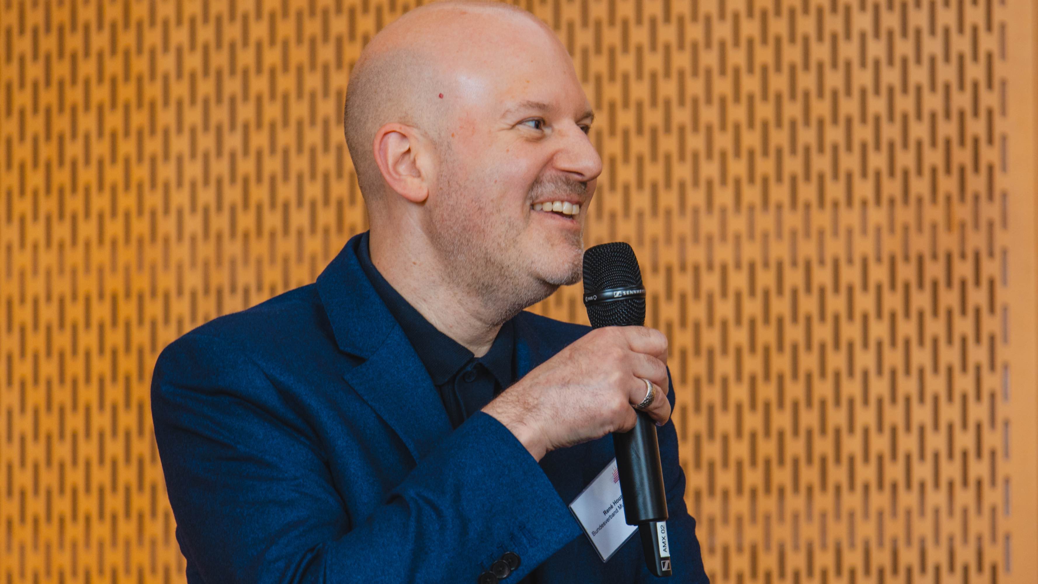 Kürzlich auf der Bühne bei der Kulturkonferenz des Bundesverbands Musikindustrie: René Houareau, der beim Branchenverband als Geschäftsführer Recht & Politik fungiert.