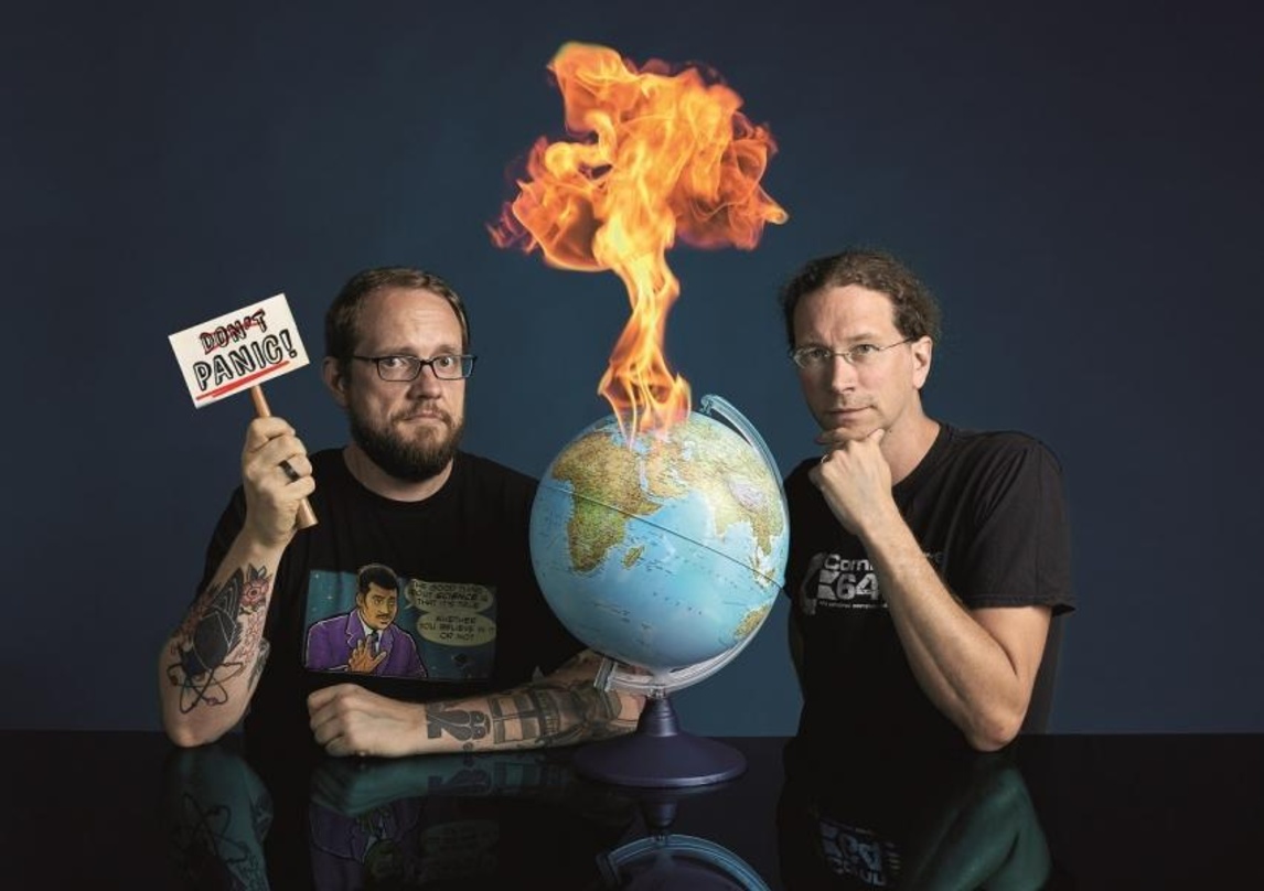 Wollen beim Superbloom experimentieren: die Physiker und Podcaster Nicolas Wöhrl und Reinhard Remfort von "Methodisch Inkorrekt!"